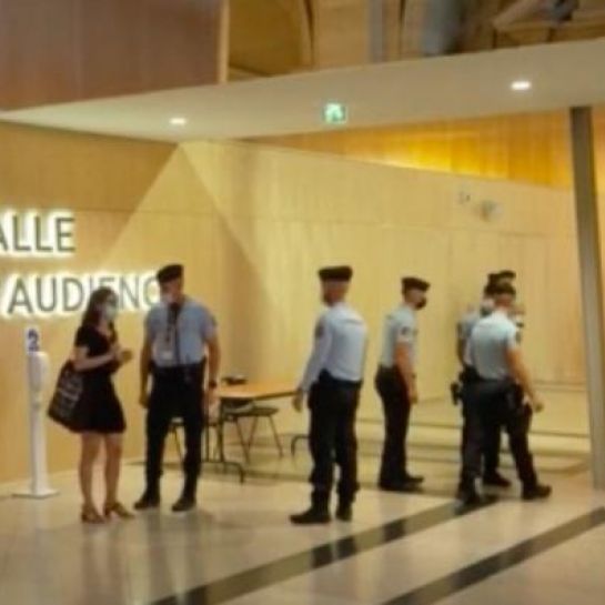 Le procès des attentats du 13 novembre 2015 a repris devant la cour d'assises spéciale de Paris après une nouvelle semaine d'interruption liée à la crise sanitaire