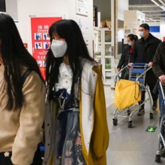 Covid-19 : les autorités chinoises enferment les clients d'un Ikea à cause d'un cas contact