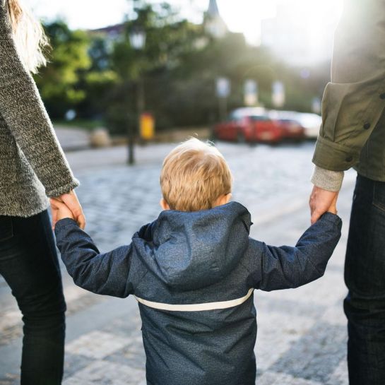 Aide sociale à l'enfance : cinq choses à retenir de la dernière étude sur les familles d'accueil