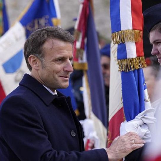 Dans le Vercors, Emmanuel Macron rappelle "ce temps où des Français n'aimaient pas la France"