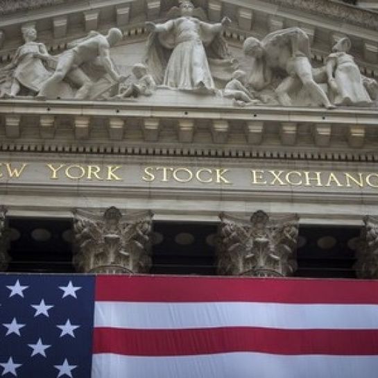 Wall Street : enraye sa glissade mais les taux pèsent encore