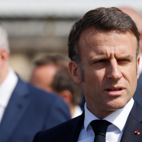 Violence des mineurs : Macron demande le lancement d'une grande concertation