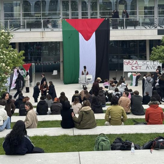 Un nouveau bâtiment de Sciences-Po Paris occupé par des étudiants pro-palestiniens