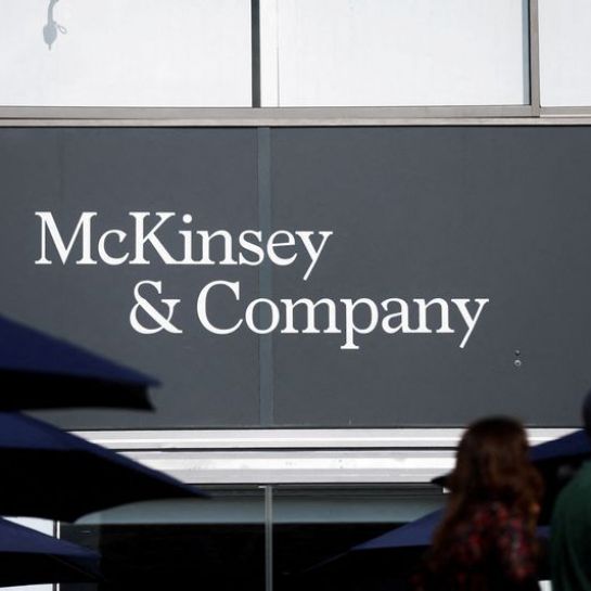 Un ancien associé de McKinsey poursuit la société en justice, affirmant qu'il a servi de "bouc émissaire" pour les opioïdes