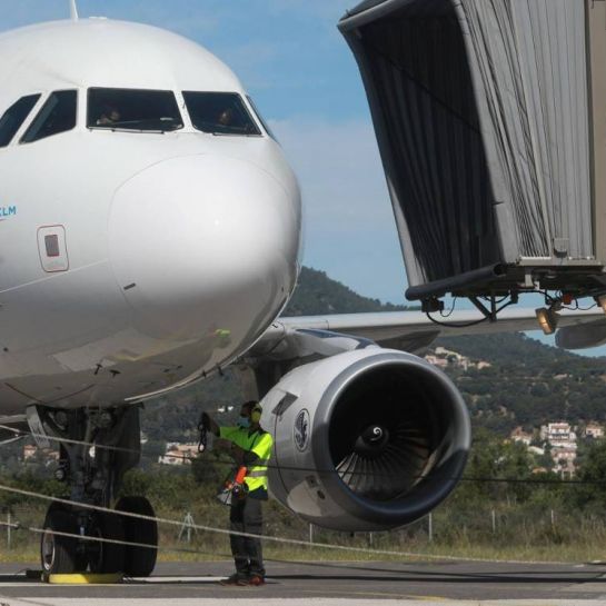 Un Boeing d'Air France dérouté après une "odeur de chaud ressentie en cabine"